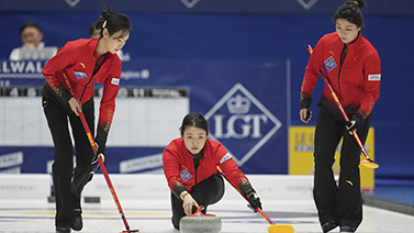 巴特勒在场 巴特勒在场